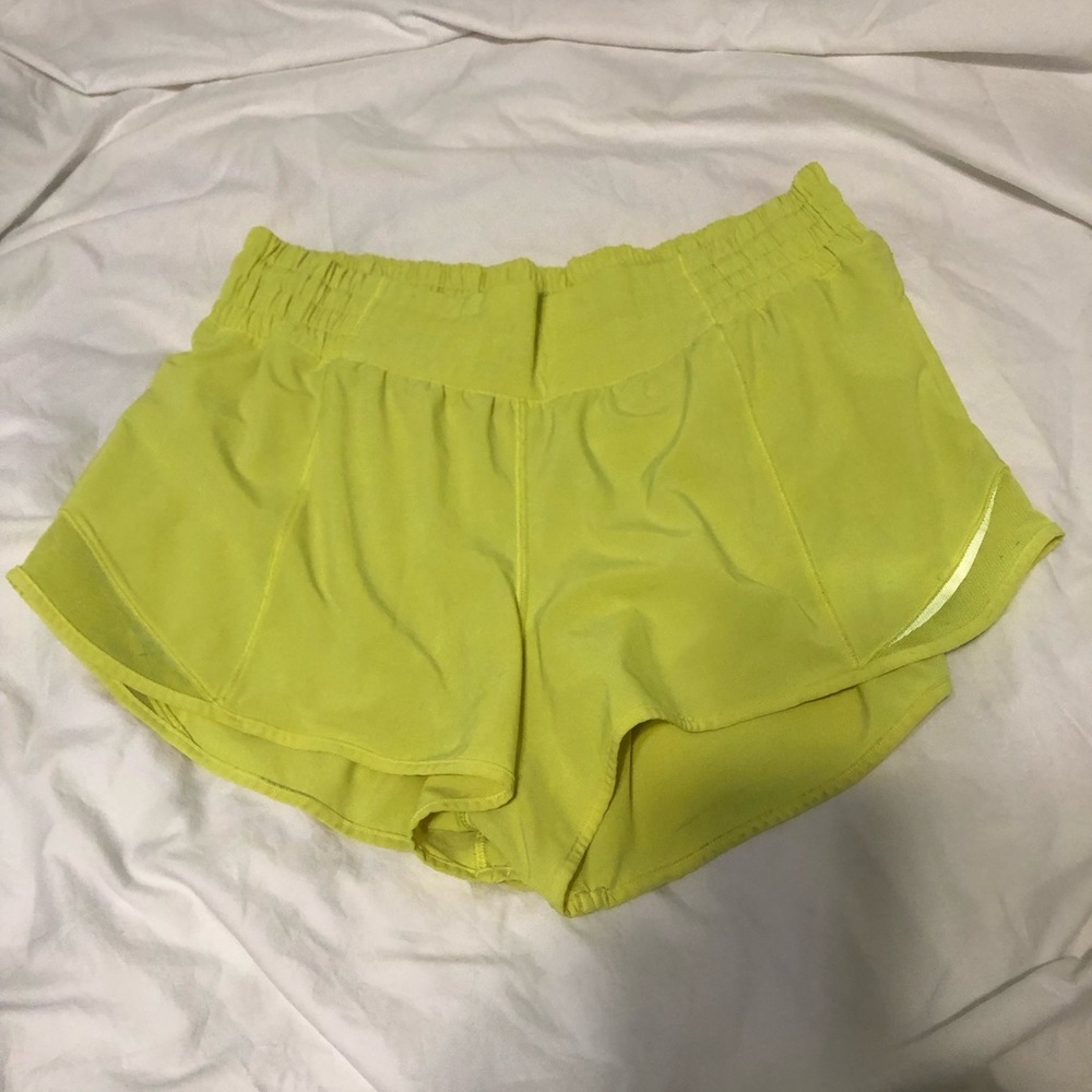 Lululemon Hotty Hot 4” Highlighter Yellow Sz 8